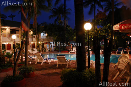 Expat Hotel 2